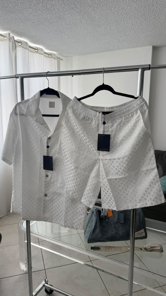 Conjunto LV — foto 2